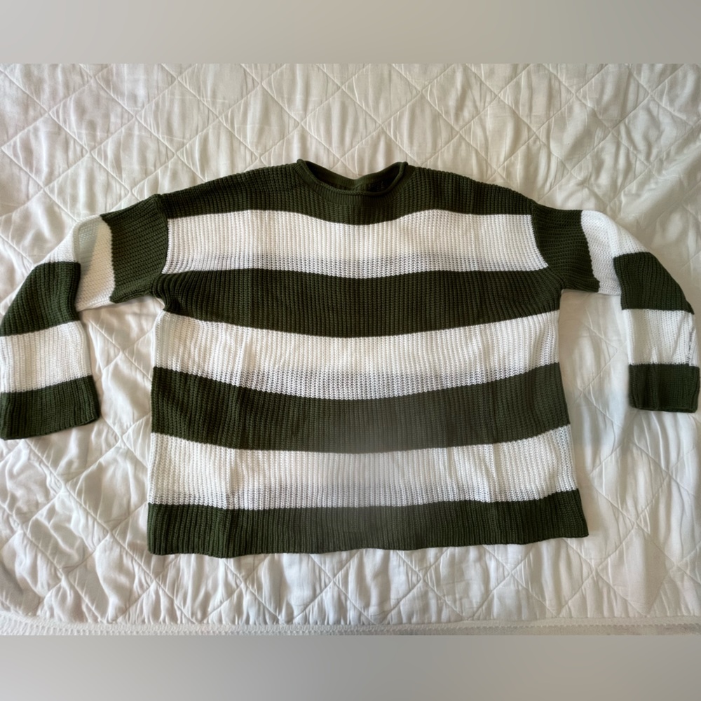 Oversized Light weight green and white knit sweater